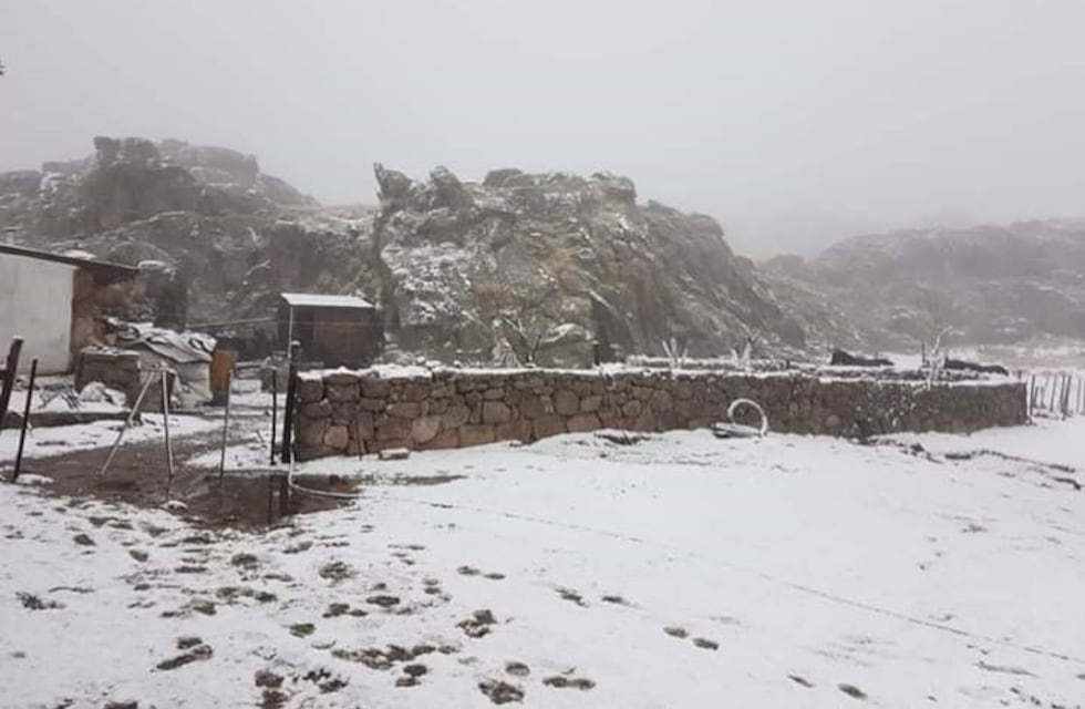 Octubre con nieve en el Champaquí