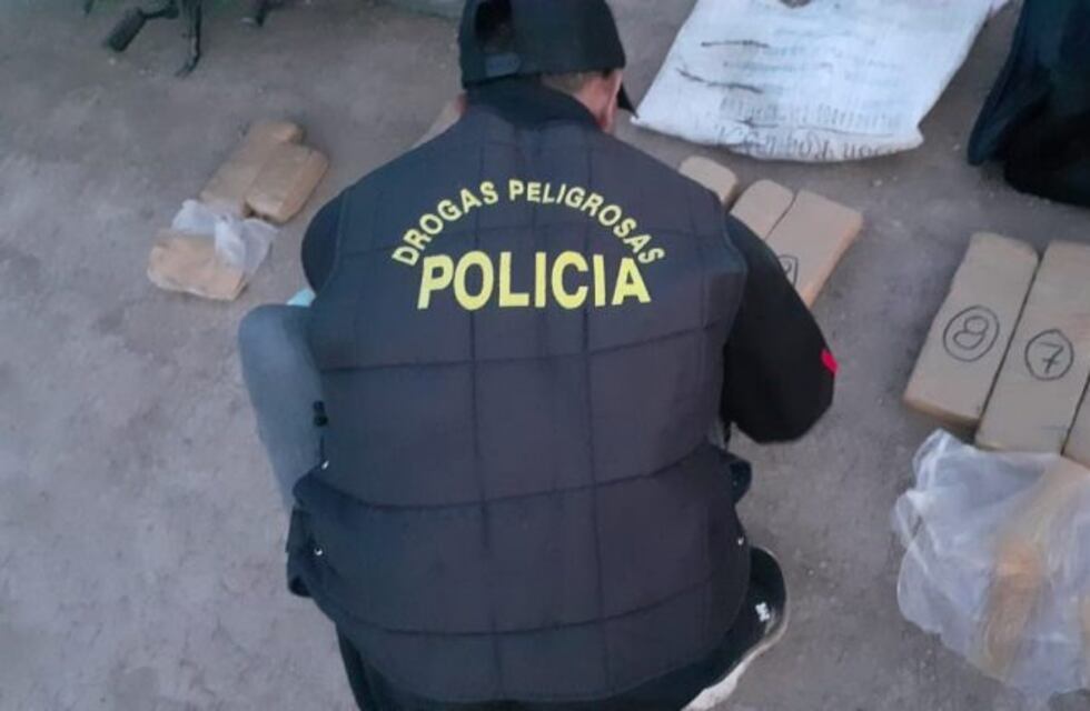 Dejaron tirados más de 13 kilos de marihuana para que no los atrapen