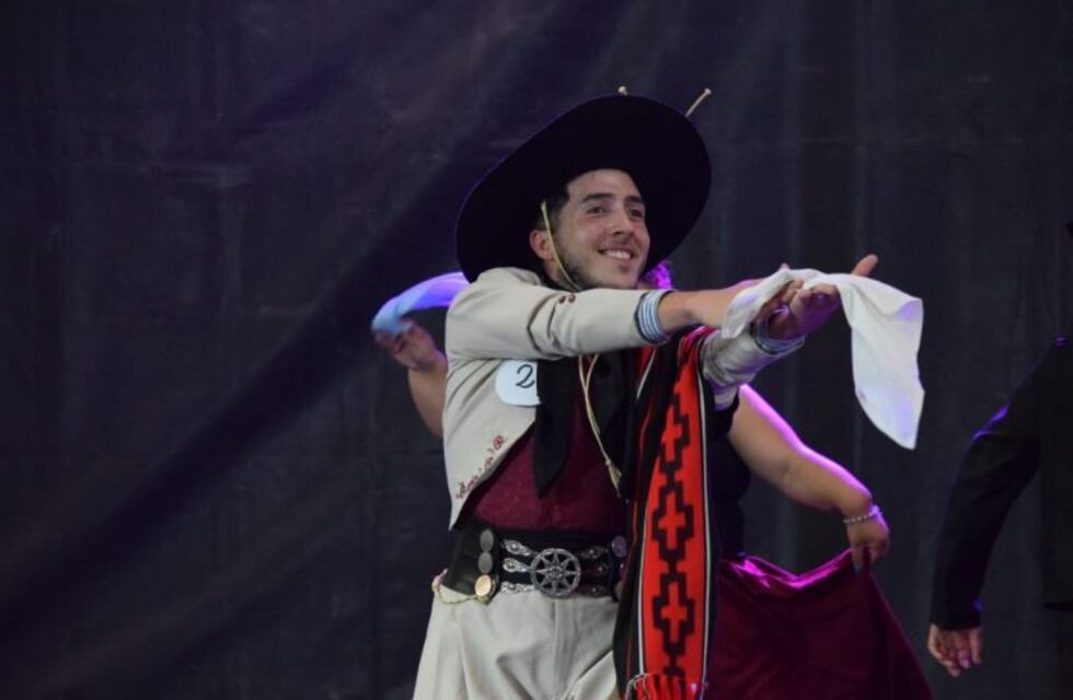 El Bailarín de Arroyito Agustín Romero, formará parte del Ballet Oficial en la apertura de Cosquin 2024