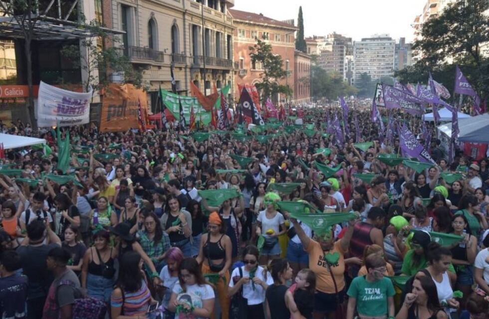 #19F: Comenzó la marcha en Córdoba por el "Derecho al Aborto"