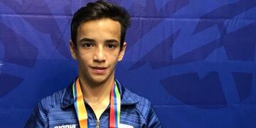 Lovera con la medalla de plata obtenida en los Juegos Sudamericanos de la Juventud de 2017, en Chile