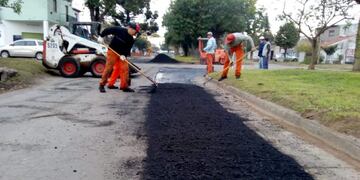 Comienzan trabajos de bacheo tras las intensas lluvias