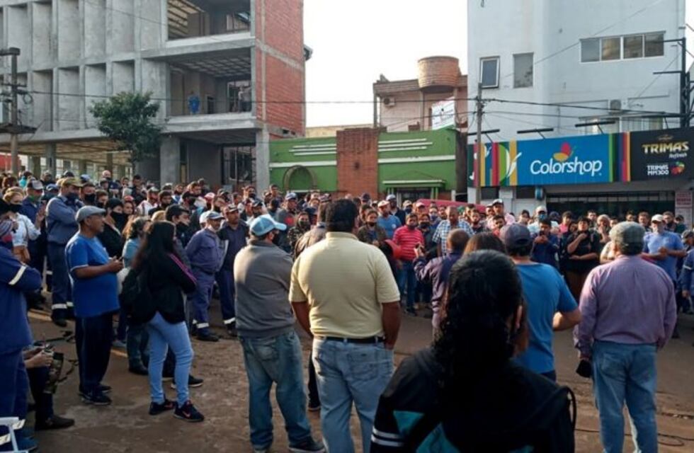 Empleados municipales de Oberá levantaron el paro tras aceptar la propuesta salarial