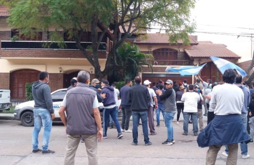 Protestaron frente a la casa de directivos y accionistas de Vicentin