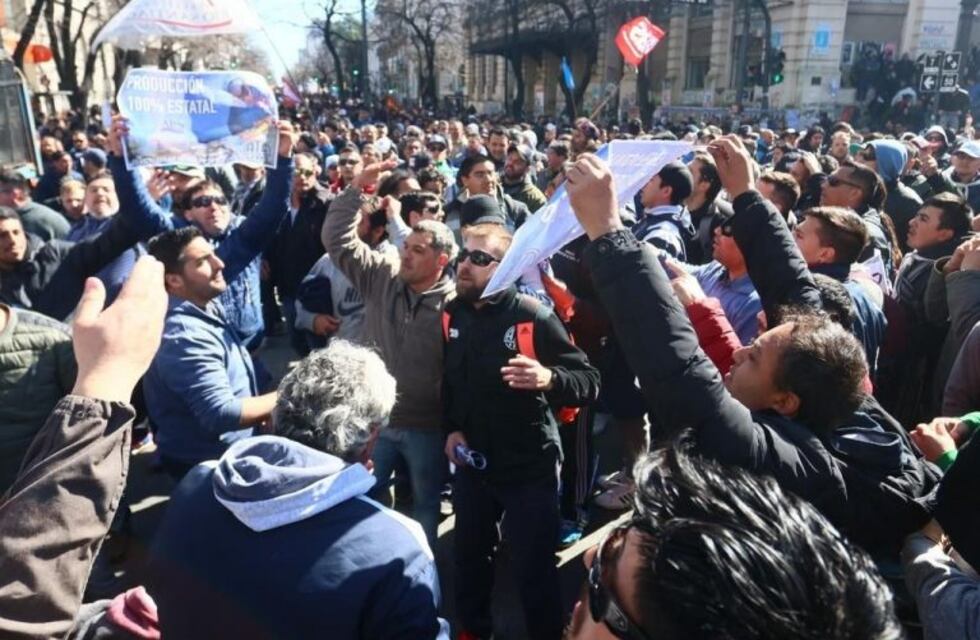 Convocan a los representantes de Astillero Río Santiago a una nueva mesa de diálogo