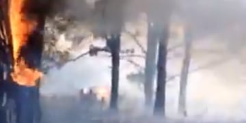 El fuego comenzó aproximadamente a 400 metros de la rotonda de Alpargatas sobre el Camino Centenario (web)\u002E