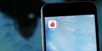 (REUTERS/Mike Blake/Illustration)