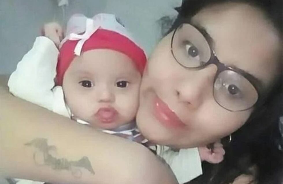 El desesperado pedido de una madre para conseguir un vuelo sanitario para su hija