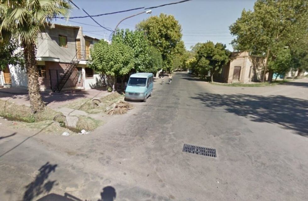 Apuñalaron a una joven pareja tras una riña callejera