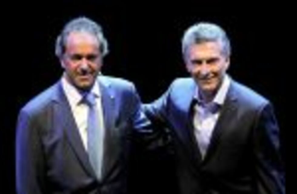 La campaña presidencial habría sido financiada por donaciones indirectas de empresas y de empleados públicos