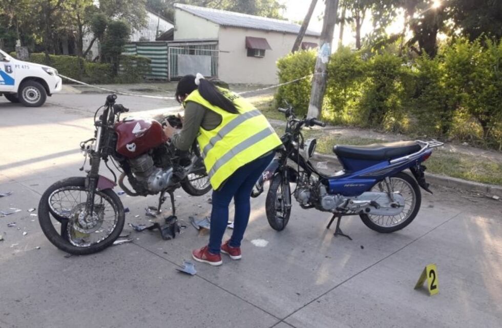Dos motociclistas chocaron de frente y murieron