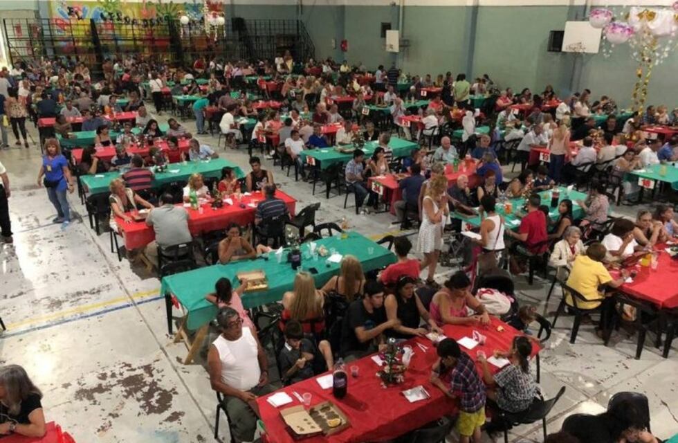 Hubo 1500 asistentes en la cena de Navidad para personas solas
