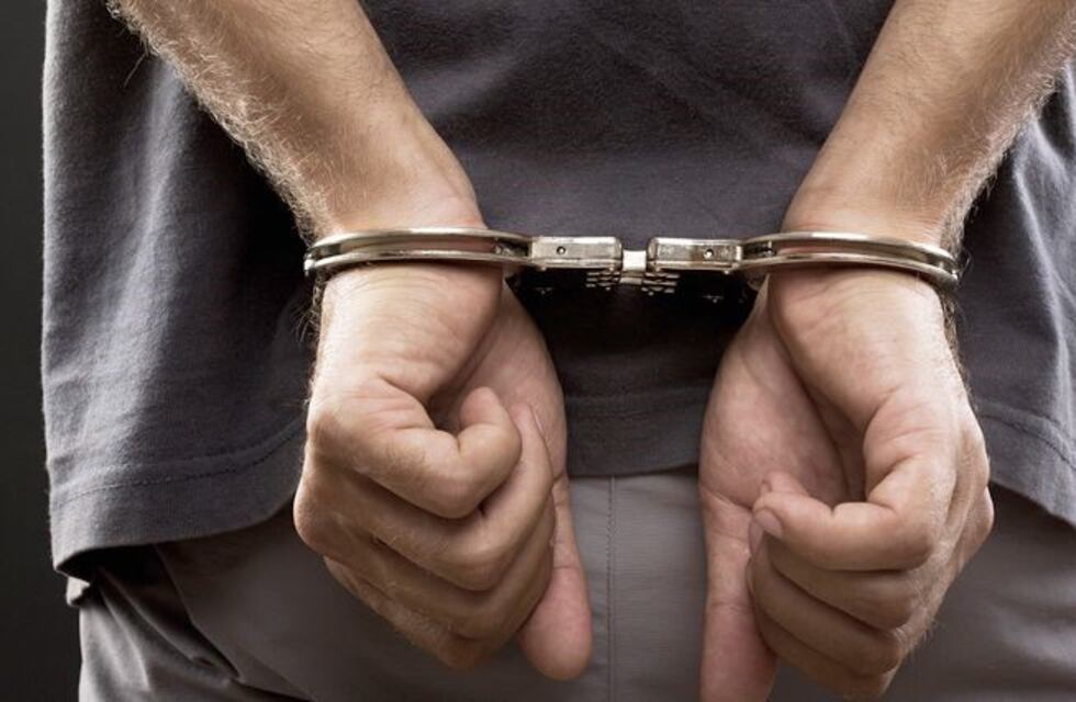 Apresaron a un hombre que quiso robar una moto fuera del colegio IPEM Nº277