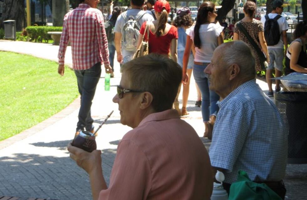 Proponen instalar dispensers de agua caliente en espacios públicos de Paraná