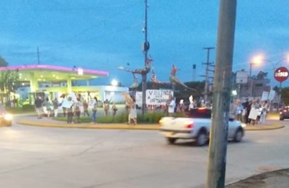 Vecinos de Villa Allende se manifestaron en contra del tarifazo