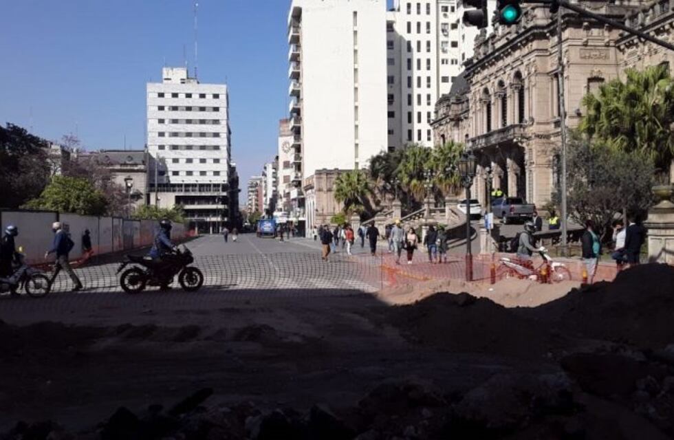 Transportistas del turismo liberaron la Plaza Independencia