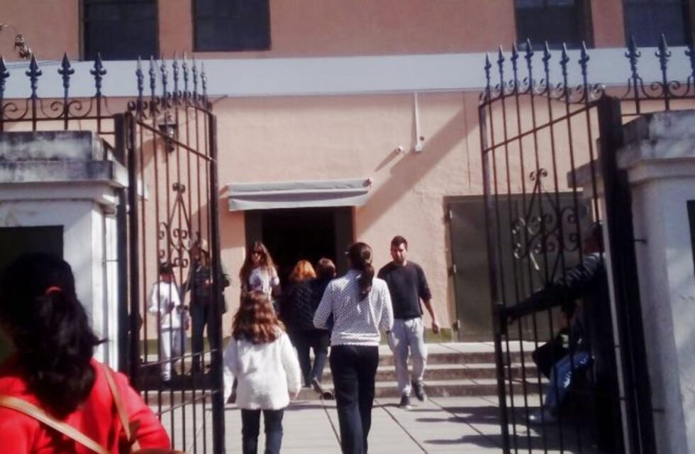Es mayor la presencia de votantes a esta hora en las escuelas