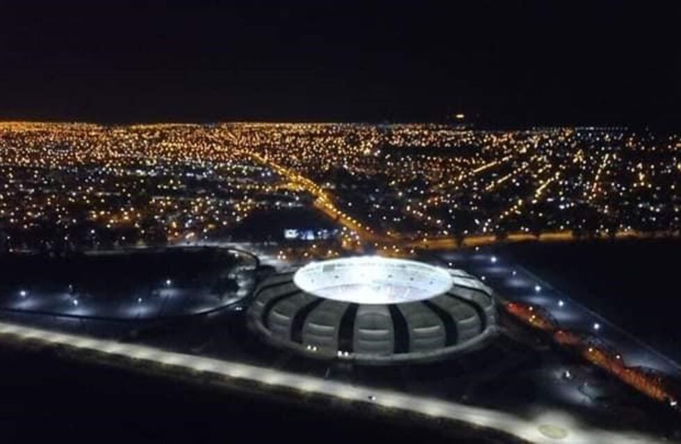 Impactante: el Estadio Único de Santiago del Estero con su iluminación al 65%