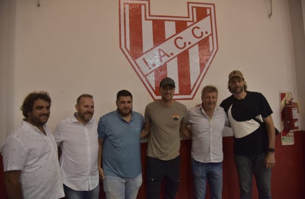 Manu Ginóbili, presencia de lujo en Alta Córdoba, para ver al Instituto del Sepo