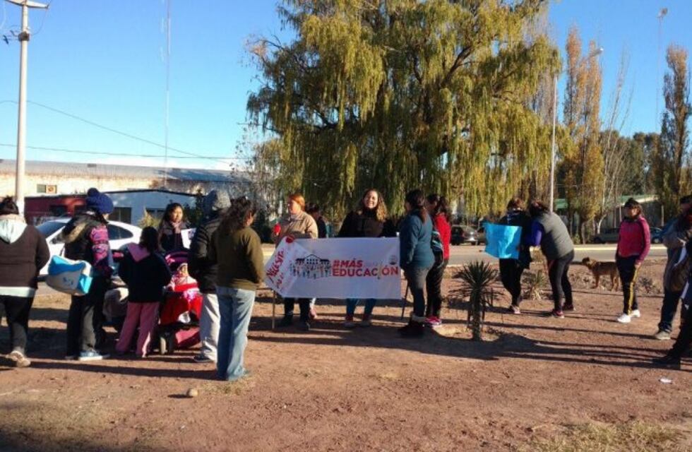 Padres de la escuela Ferrari piden por la instalación de gas