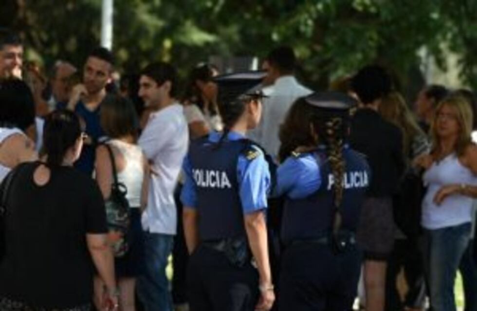 Docentes privados protestaron en Casa de Gobierno ante la presencia del ministro Bullrich