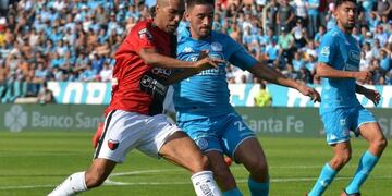 El polifacético jugador Celeste dejó la cancha entre lágrimas\u002E