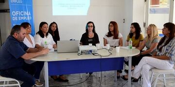 Mientras baja el empleo privado en la provincia, aumenta la planta estatal