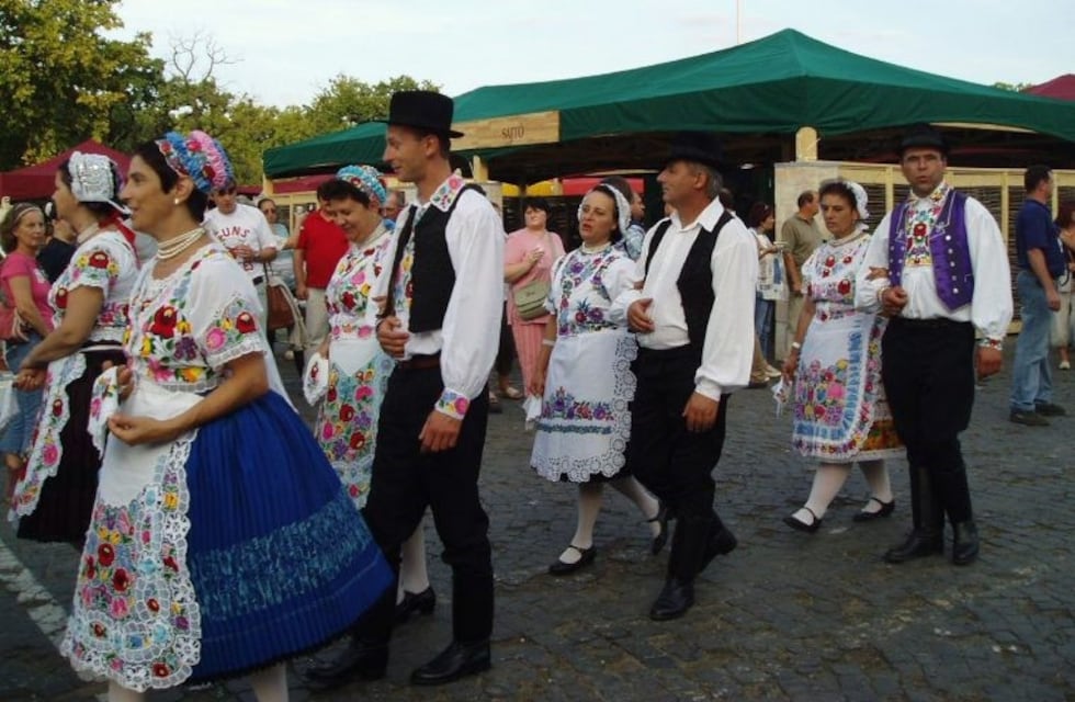 Por primera vez, la colectividad húngara expone su cultura en Mendoza
