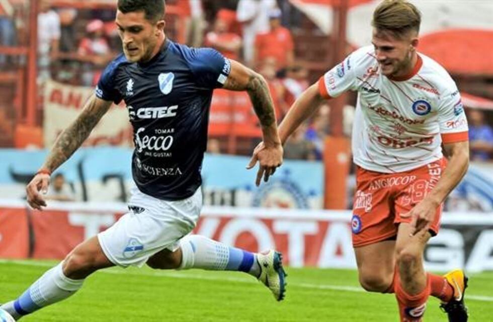 Argentinos Juniors y Temperley empataron 2-2 en La Paternal