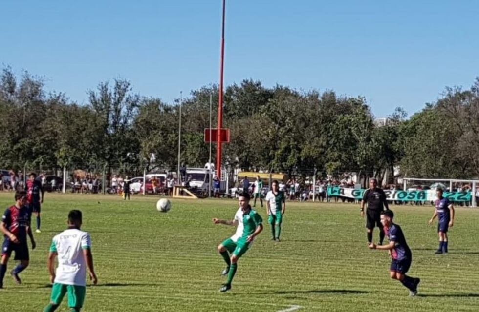 Primera B: El domingo se juega el clásico de Arroyito en el Fortín de la Rivera