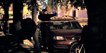 Asesinaron a un joven en su auto en Cerrito al 2800 (Juan José García)