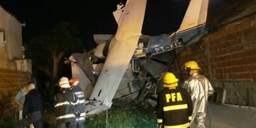 Cayó una avioneta en San Fernando y todos sus ocupantes resultaron ilesos\u002E Twitter/SoloTransito