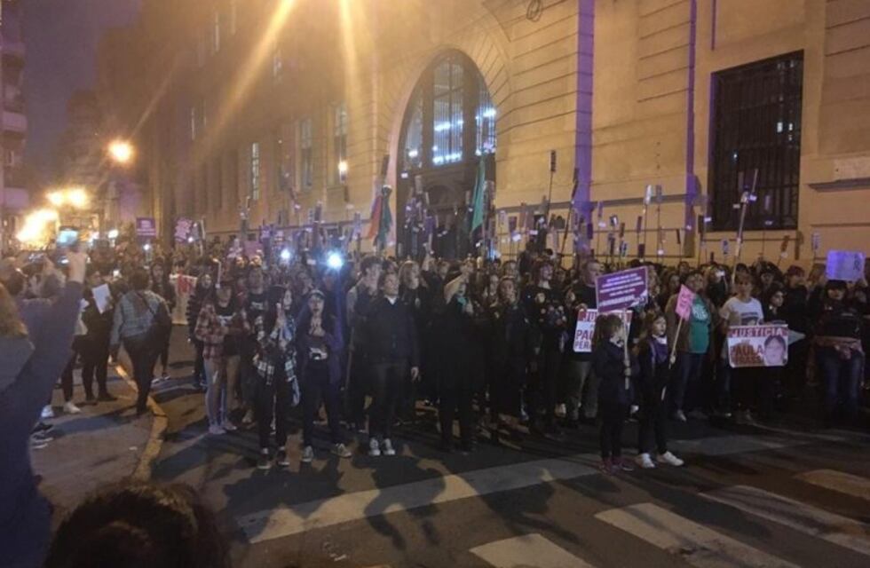 Ni Una Menos: recordaron con estacas a víctimas de femicidios en Rosario