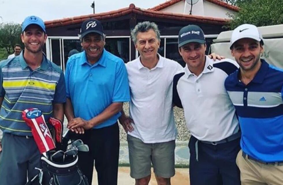 Macri pasó el fin de semana largo en Alta Gracia y jugó al golf con el Gato Romero