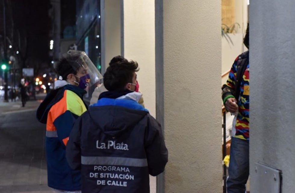 Los paradores para personas en situación de calle estarán abiertos las 24 horas en La Plata