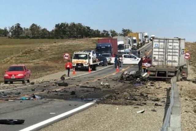 Fatal accidente en Ruta Nacional N° 3 dejo el saldo de dos personas sin vida\u002E (Foto: Resumen Policial)\u002E