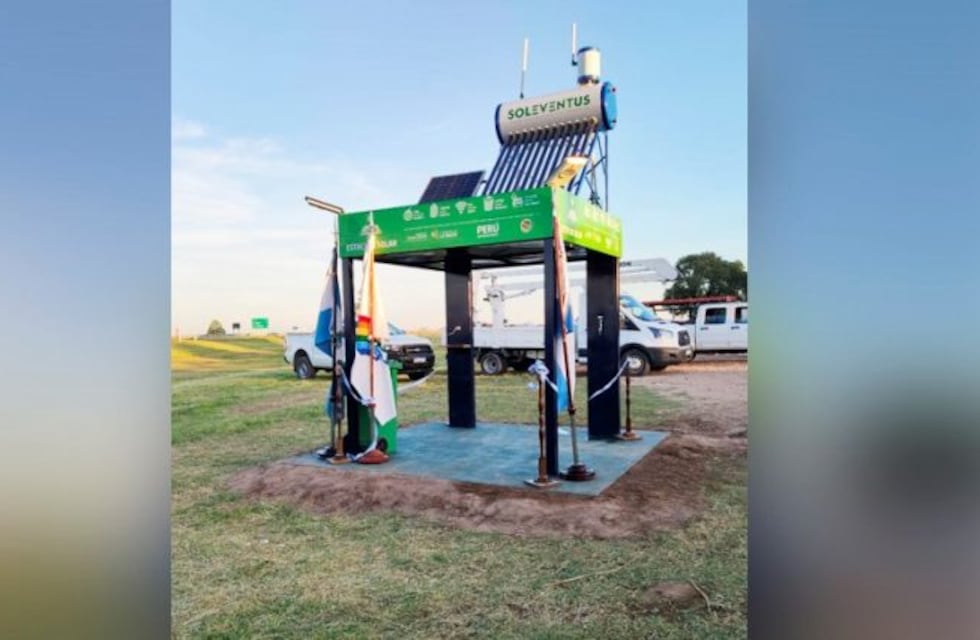 Inauguraron una estación solar sobre la Ruta Nacional N° 35 en la localidad de Perú