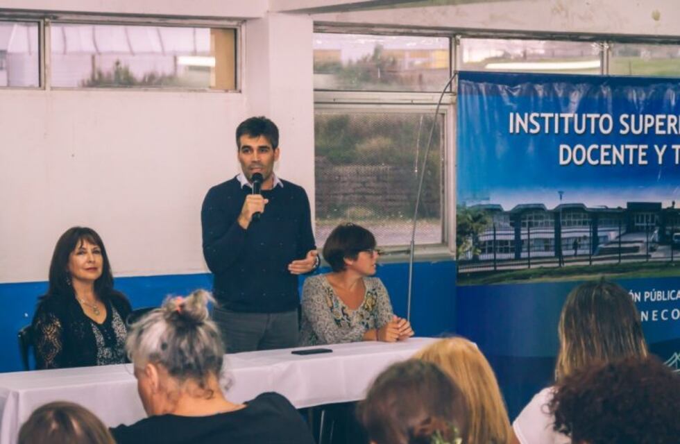 López estuvo en el inicio del ciclo lectivo del Instituto Nº 31