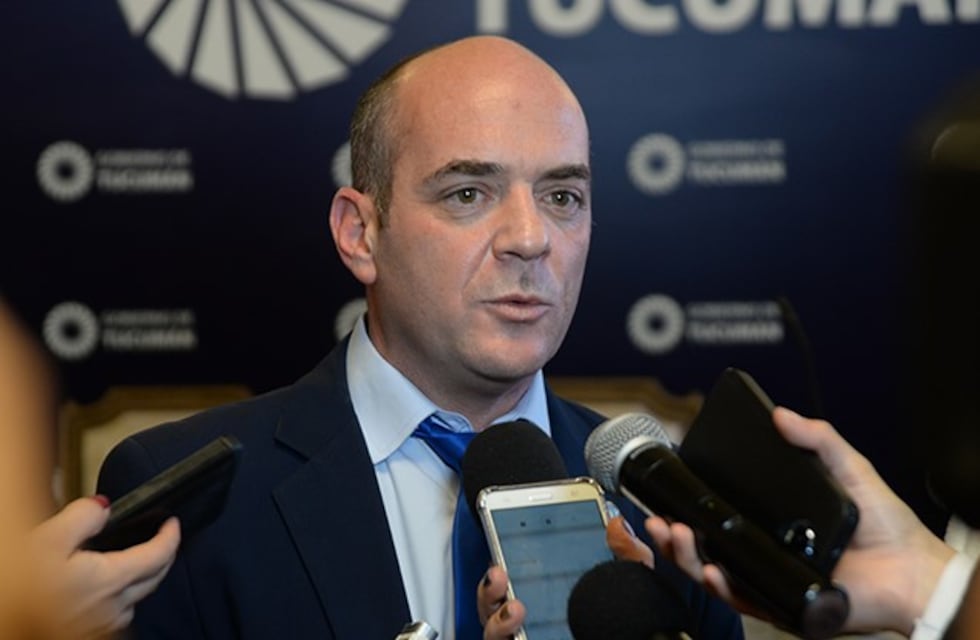 El ministro de educación encabezó una reunión con gerentes y empresarios