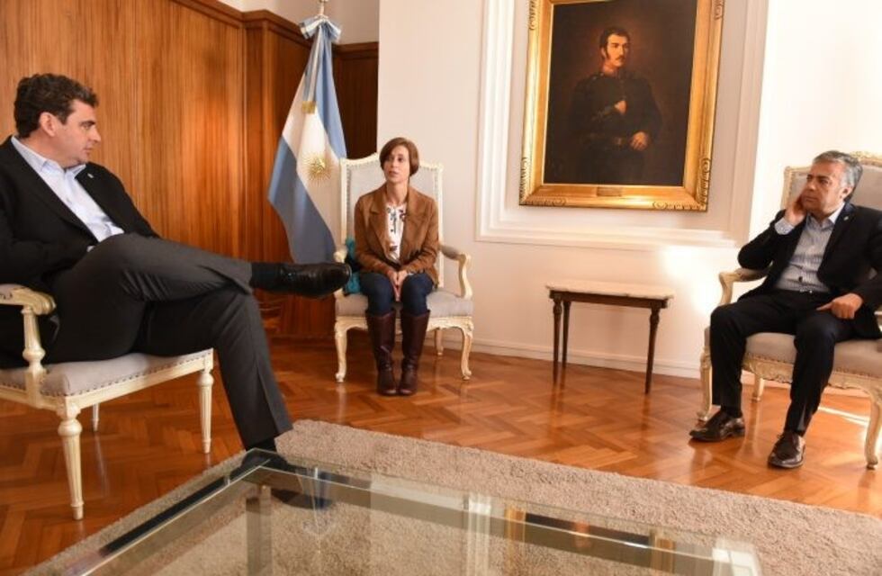 Cornejo recibió a la especialista que erradicó la Lobesia Botrana en California