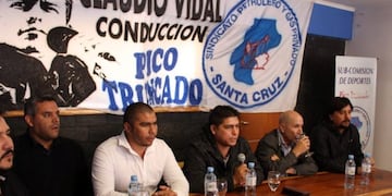 Gremio de petroleros amenaza con un paro general