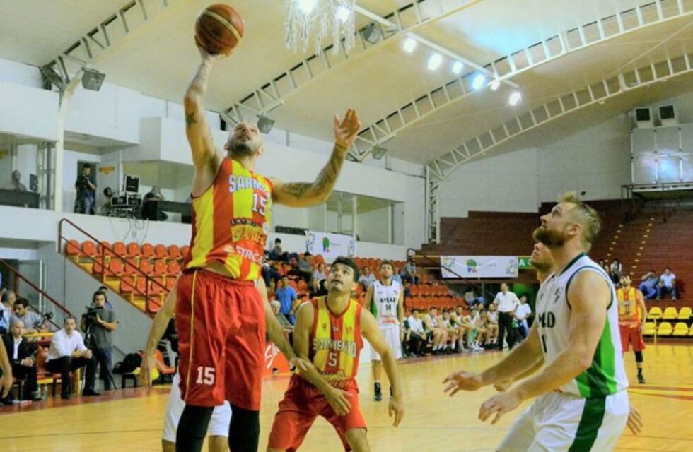 Sarmiento le quitó el invicto a AMAD de Goya en el Federal de Básquet