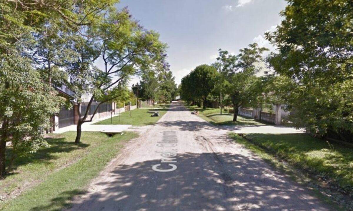 El hallazgo del cadáver ocurrió en una vivienda de calle Olavarría al 1800, en Funes\u002E (Google Street View)