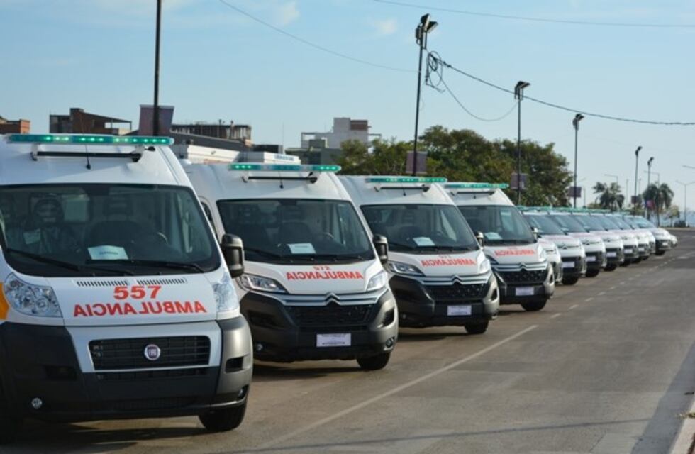 Entrega de 15 ambulancias y de una unidad de traslado a Posadas y el interior