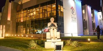 La inauguración de la Casa Garrahan Chaco contó con la participación de múltiples figuras públicas, entre ellas el gobernador Domingo Peppo\u002E (Web)\u002E