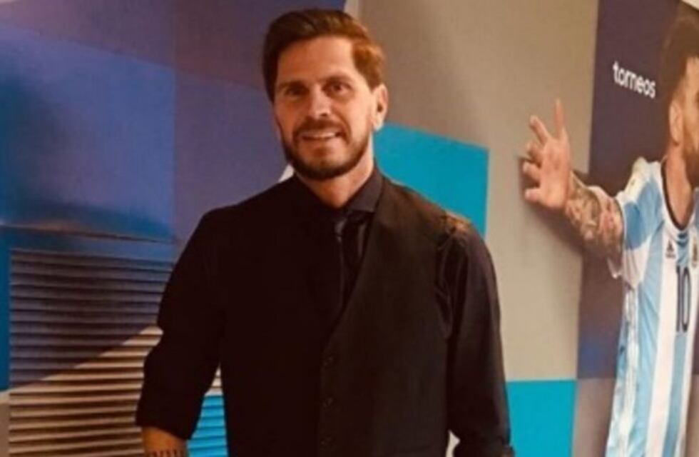 El 'Pollo' Vignolo cometió un error en la transmisión de Racing-Independiente y se burlaron de él en las redes