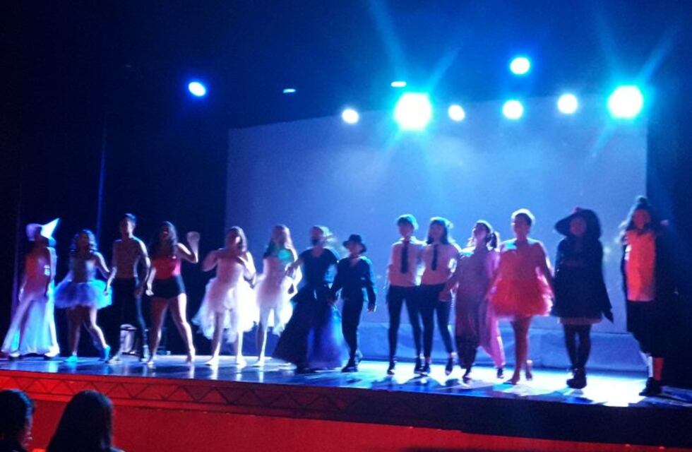 Exitosa obra del taller de teatro municipal juvenil