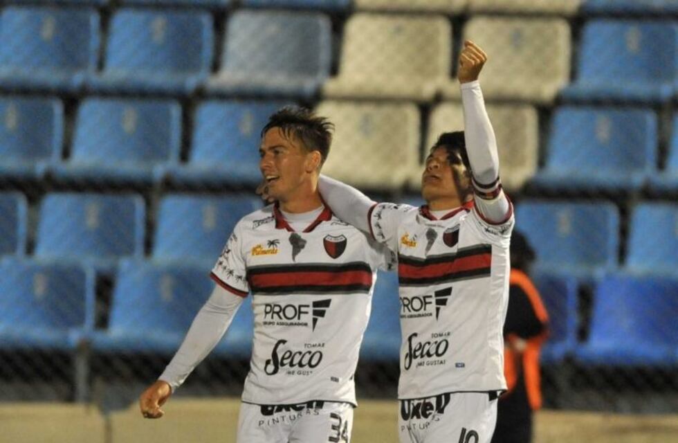 Colón goleó a Acasusso 3 a 0 por Copa Argentina