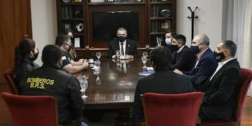 Legislatura: Jaldo recibió a bomberos voluntarios de Banda del Río Salí\u002E (SECPT)