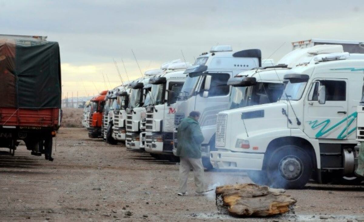 En Mendoza, el transporte de cargas por camión se declaró en \